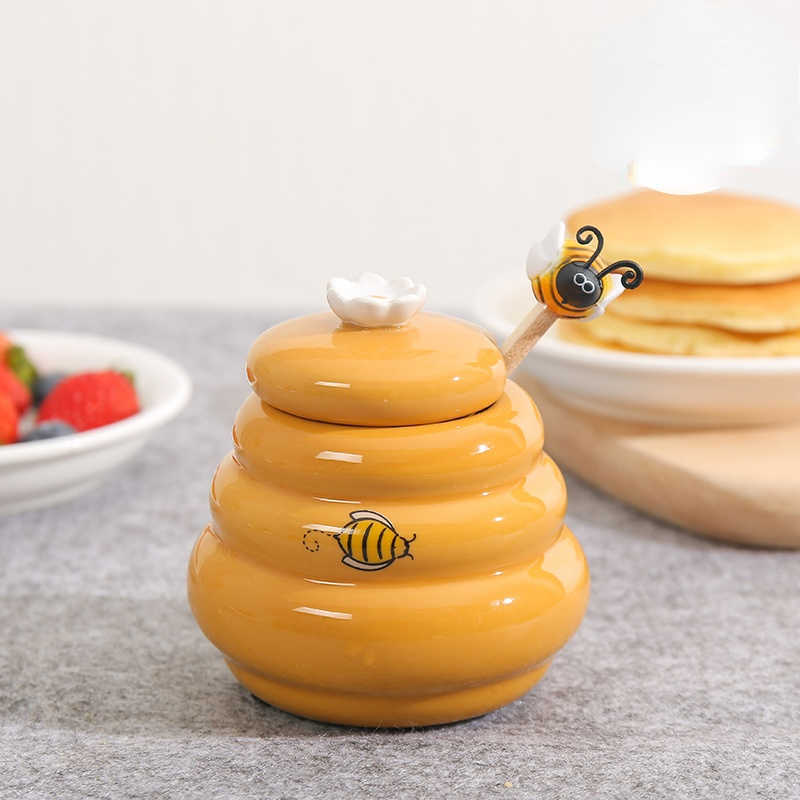Storage Bottles Jars Honey Pot Ceramic Beehive And Wooden Dipper Honey Jar With Lid Honey Stir Bar For Honey Jar Supplies Kitchen Accessories J230301