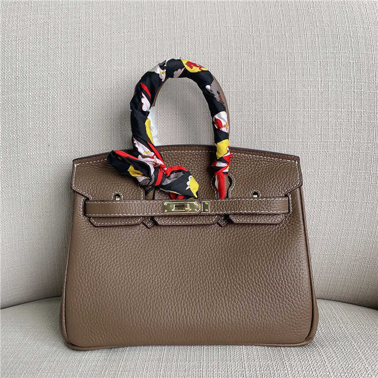 Tote Bag Birks Lychee Grain Leather Designer Layer Brikins Fashion First New Women's Cowhide ShoulderHers mees OPCS, 25 inch denim blue
Tote Bag Birks Lychee Grain Leather Designer Layer Brikins Fashion First New Women's Cowhide ShoulderHers mees OPCS, 25 inch denim blue