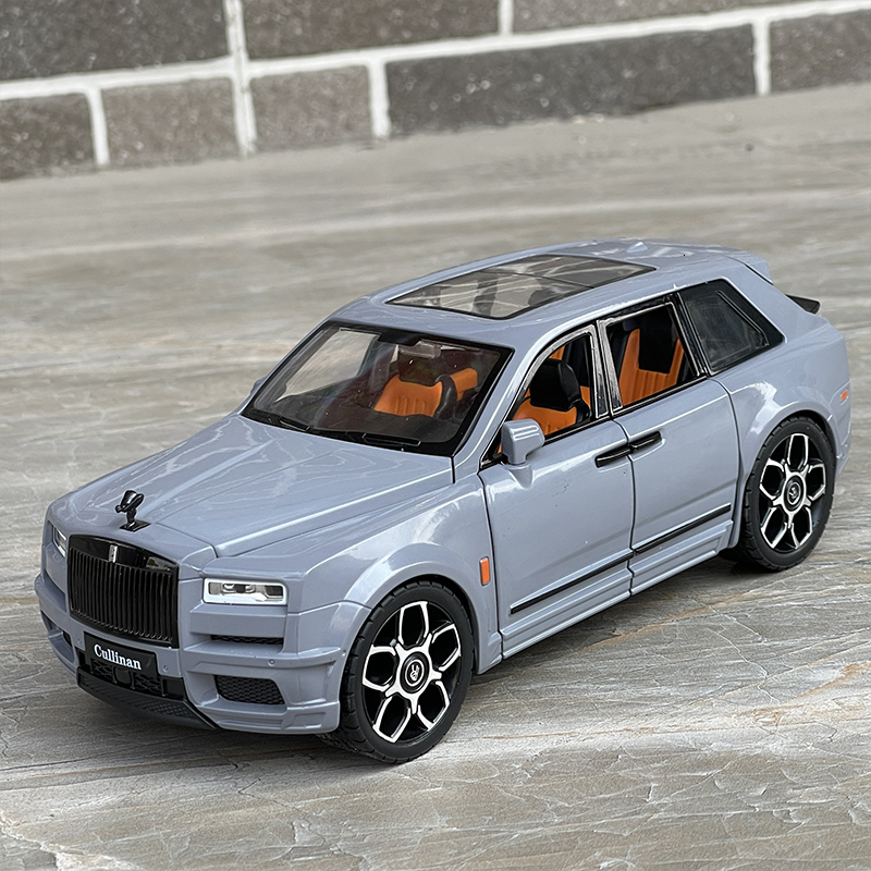 Diecast Model car Track 1 20 Rolls Royce Cullinan SUV Alloy Model Car Toy Diecasts Metal Casting Sound and Light Car Toys For Children Vehicle 230308