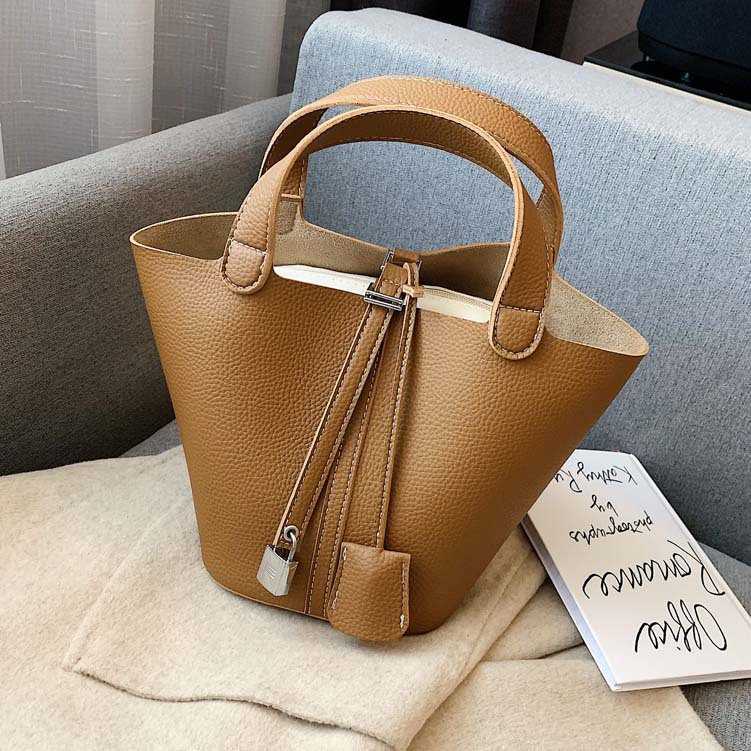 H bag Designer Original Handbag women's hand 2019 new fashion vegetable basket litchi pattern simple Bucket Bag, Black11
H bag Designer Original Handbag women's hand 2019 new fashion vegetable basket litchi pattern simple Bucket Bag, Black11