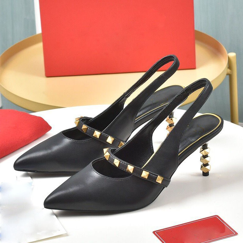 Summer women's beaded sandals fashion designer gladiator high-heeled shoes temperament leather closed beauty shoes
Summer women's beaded sandals fashion designer gladiator high-heeled shoes temperament leather closed beauty shoes