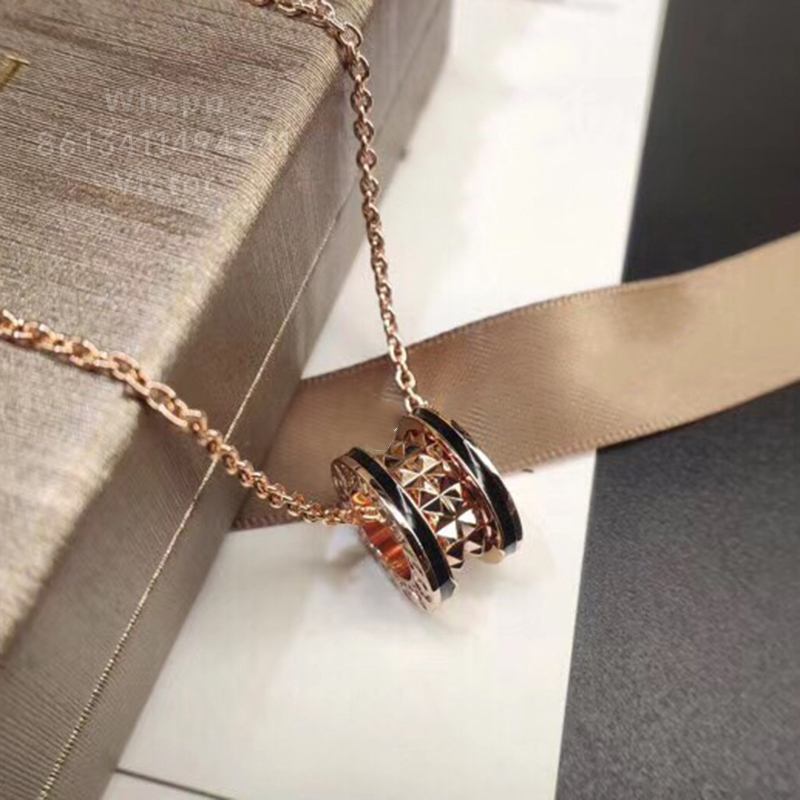 BUIGARI Honeycomb series designer necklace for woman Gold plated 18K official reproductions classic style fashion luxury gift for girlfriend 014
BUIGARI Honeycomb series designer necklace for woman Gold plated 18K official reproductions classic style fashion luxury gift for girlfriend 014