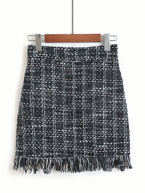 Skirts Colorfaith Vintage Plaid Tassel Korean Fashion Tweed Skater Sexy Checkered Spring Summer Women Woolen Mini Skirt SK5583 230308