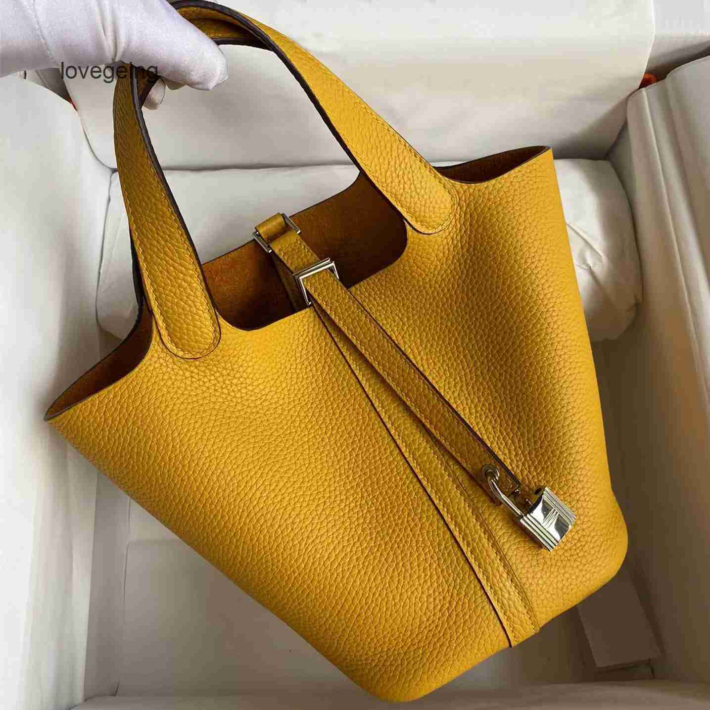 Totes Basket Bags Leather Line Picotin Designer Real Locks Wax Bag Hermas 2023 Cow Leather Bucket Lychee Elephant Gray Handbag Female 2xqu, Red
Totes Basket Bags Leather Line Picotin Designer Real Locks Wax Bag Hermas 2023 Cow Leather Bucket Lychee Elephant Gray Handbag Female 2xqu, Red