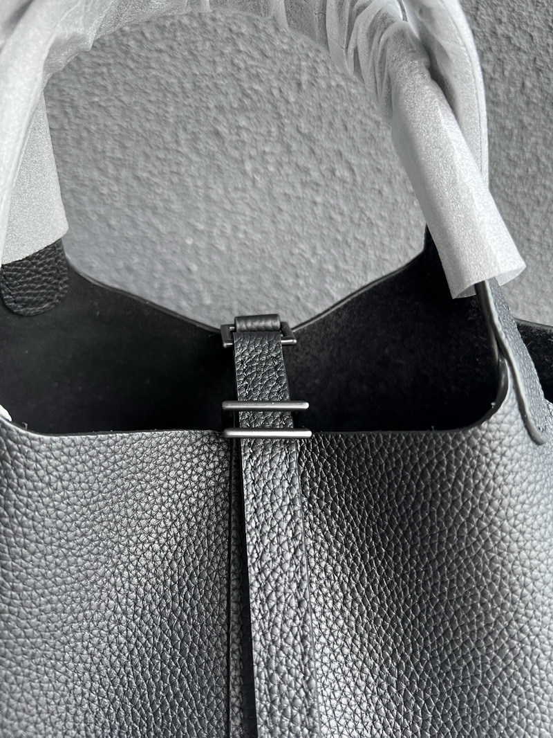 H bag Designer Original 2023h togo first layer cowhide basket women's bag leather bucket pure black hardware lock hand, Black7
H bag Designer Original 2023h togo first layer cowhide basket women's bag leather bucket pure black hardware lock hand, Black7