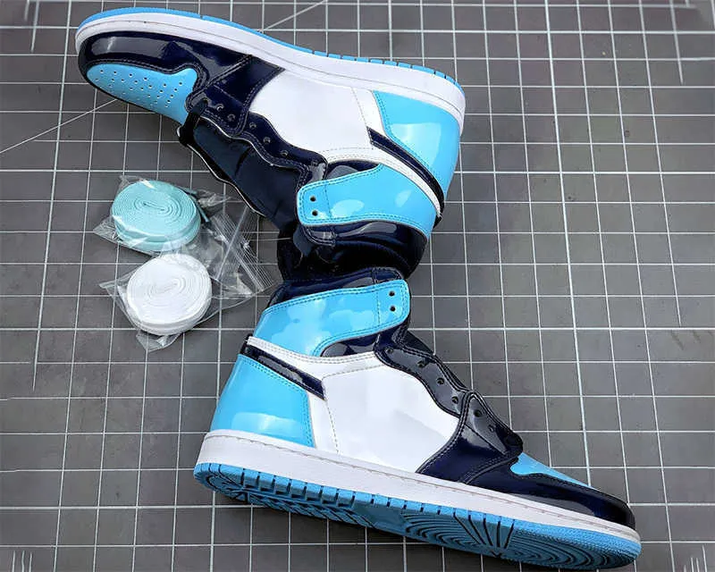 Jumpman 1 High Og 1S Unc Basketball Shoes Trainers Sneakers Black Paint Leather Outdoor Leisure Sports With Box 2023, Black blue
Jumpman 1 High Og 1S Unc Basketball Shoes Trainers Sneakers Black Paint Leather Outdoor Leisure Sports With Box 2023, Black blue