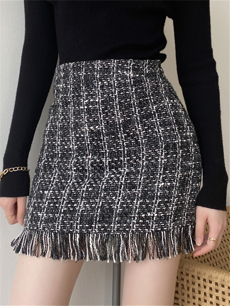 Skirts Colorfaith Vintage Plaid Tassel Korean Fashion Tweed Skater Sexy Checkered Spring Summer Women Woolen Mini Skirt SK5583 230308