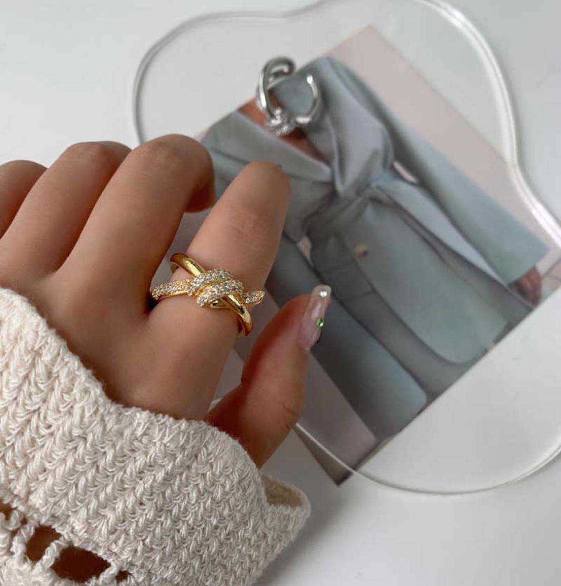 2022 Personalized Versatile Ring Zircon Knot Irregular Open ins Cool and Small Style3772462
2022 Personalized Versatile Ring Zircon Knot Irregular Open ins Cool and Small Style3772462