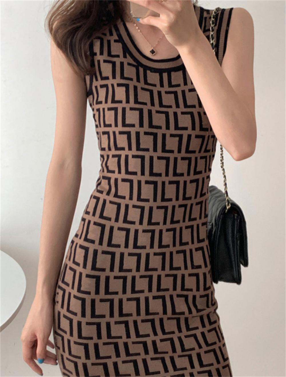 Designer Women' Printing Dresses Fashion Panelled Dress Womens Casual Sleeveless Long-skirts Vintage Blouse Long-skirt Lady Outwears Tops Size -2Xl, Khaki
Designer Women' Printing Dresses Fashion Panelled Dress Womens Casual Sleeveless Long-skirts Vintage Blouse Long-skirt Lady Outwears Tops Size -2Xl, Khaki