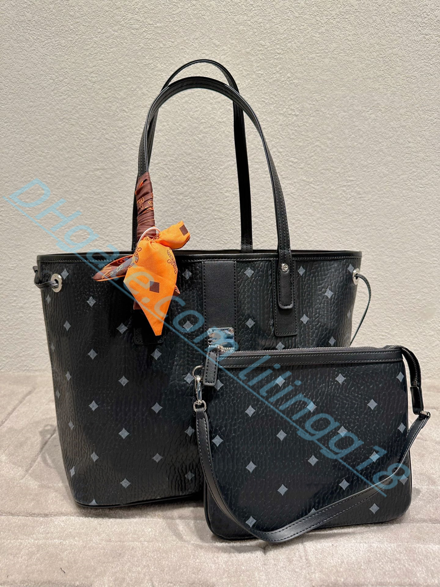 Top quality Luxurys Designers Shopping Bags Wallets trave GM Cross Body Totes fashion Beach Bags men Genuine Leather Shoulder Bags purse Women Holders Handbags, Black
Top quality Luxurys Designers Shopping Bags Wallets trave GM Cross Body Totes fashion Beach Bags men Genuine Leather Shoulder Bags purse Women Holders Handbags, Black