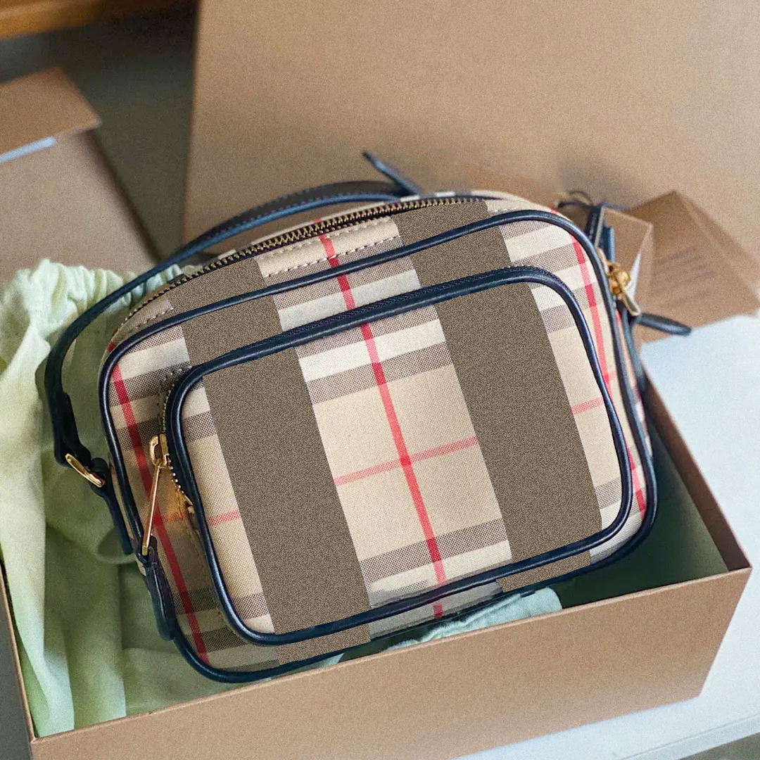 Designer burbrery men Classic camera clutch Bag Nylon canvasTB stripe Women's Luxury mens fashion crossbody tote handbag satchel Shoulder large trave Bags wallets
Designer burbrery men Classic camera clutch Bag Nylon canvasTB stripe Women's Luxury mens fashion crossbody tote handbag satchel Shoulder large trave Bags wallets