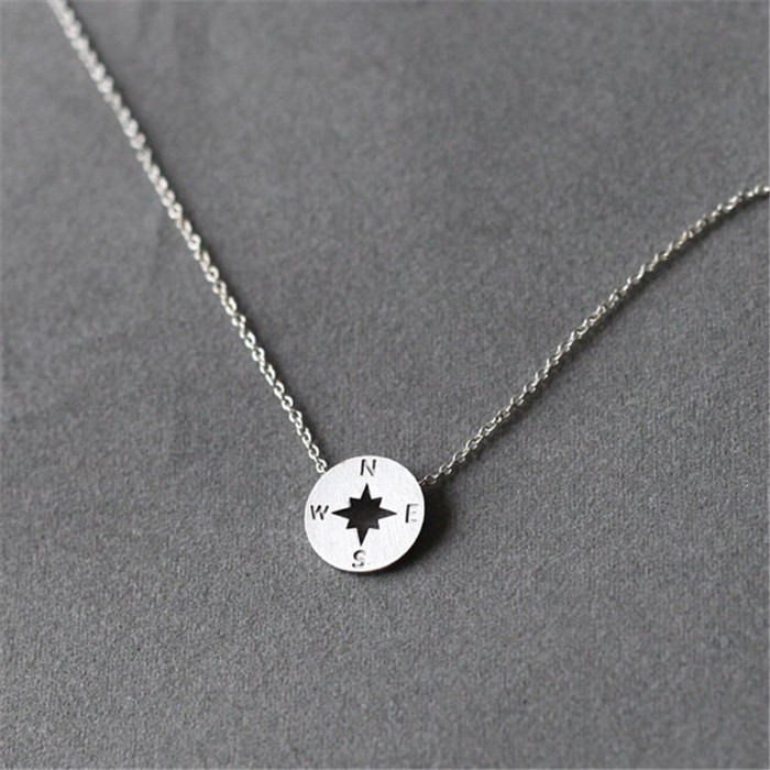 30CS Round Direction Compass Necklace Circular Guide Necklaces Simple Travel Coin Disk Pendant Charm Jewelry Gifts