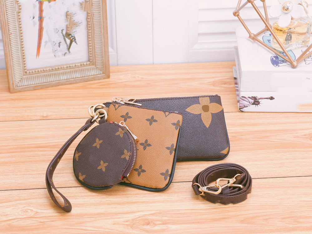 women/men luxurys designers tote fashion clutch zipper 3piece/set purse luxury cardholder famous coin purse lady handbags casual bags portable wallet classic bag
women/men luxurys designers tote fashion clutch zipper 3piece/set purse luxury cardholder famous coin purse lady handbags casual bags portable wallet classic bag