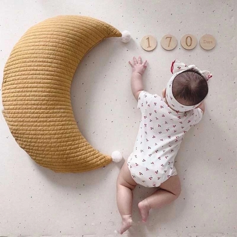 Pillows Cute Moon Baby Pillow born Feeding Cushion Maternity Cotton U-Shaped Nursing Pillow Breastfeeding Infant Cuddle Sleep Pillow 230309