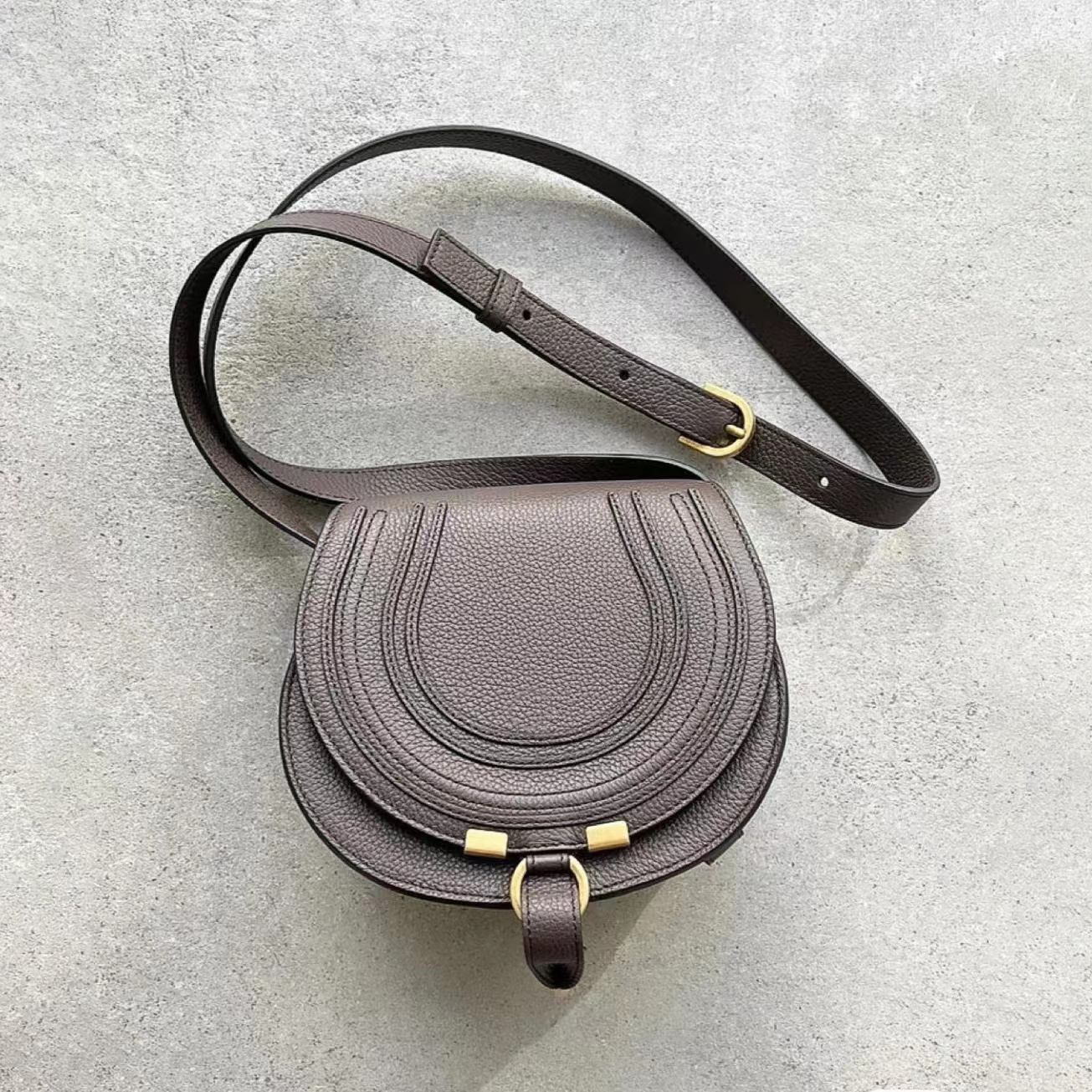 TOP quality Luxury saddl Bag Women mini MARCIE small leather Shoulder bags Clutch tote crossbody Designer men handbag fashion shopping pochette travel cross body
TOP quality Luxury saddl Bag Women mini MARCIE small leather Shoulder bags Clutch tote crossbody Designer men handbag fashion shopping pochette travel cross body