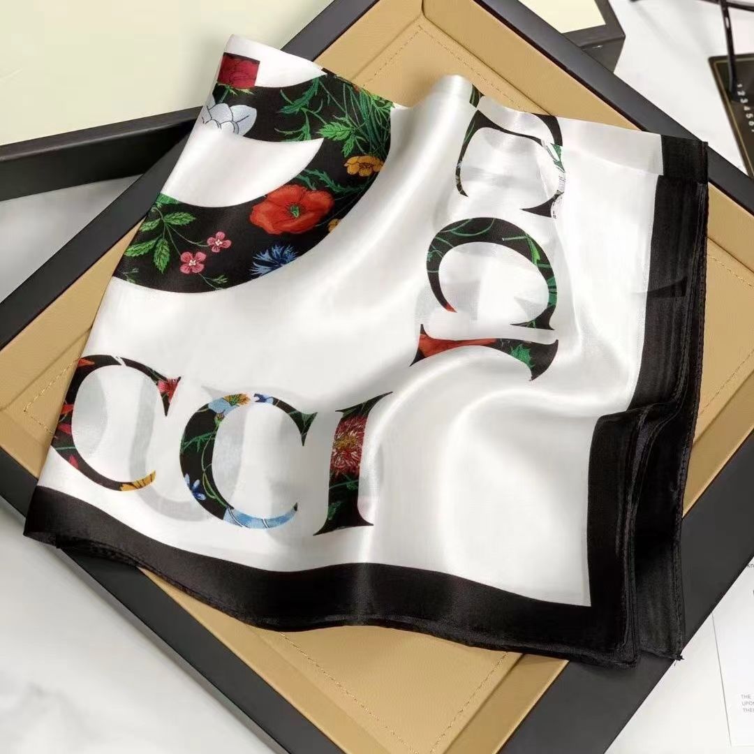 Scarves Designer Letters Print Flower imitate Silk Scarf Headband for Women Fashion Long Handle Bag Scarves Paris Shoulder Tote Luggage Ribbon Head
Scarves Designer Letters Print Flower imitate Silk Scarf Headband for Women Fashion Long Handle Bag Scarves Paris Shoulder Tote Luggage Ribbon Head