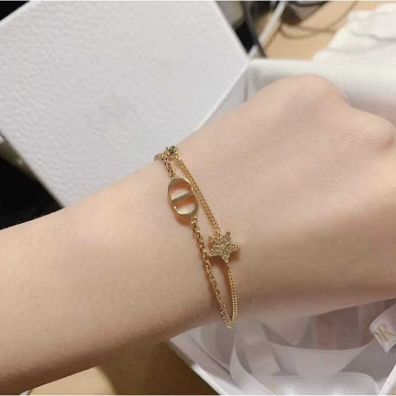 D / di home new CD letter double layer Bracelet female five pointed star simple high version hand jewelry
D / di home new CD letter double layer Bracelet female five pointed star simple high version hand jewelry