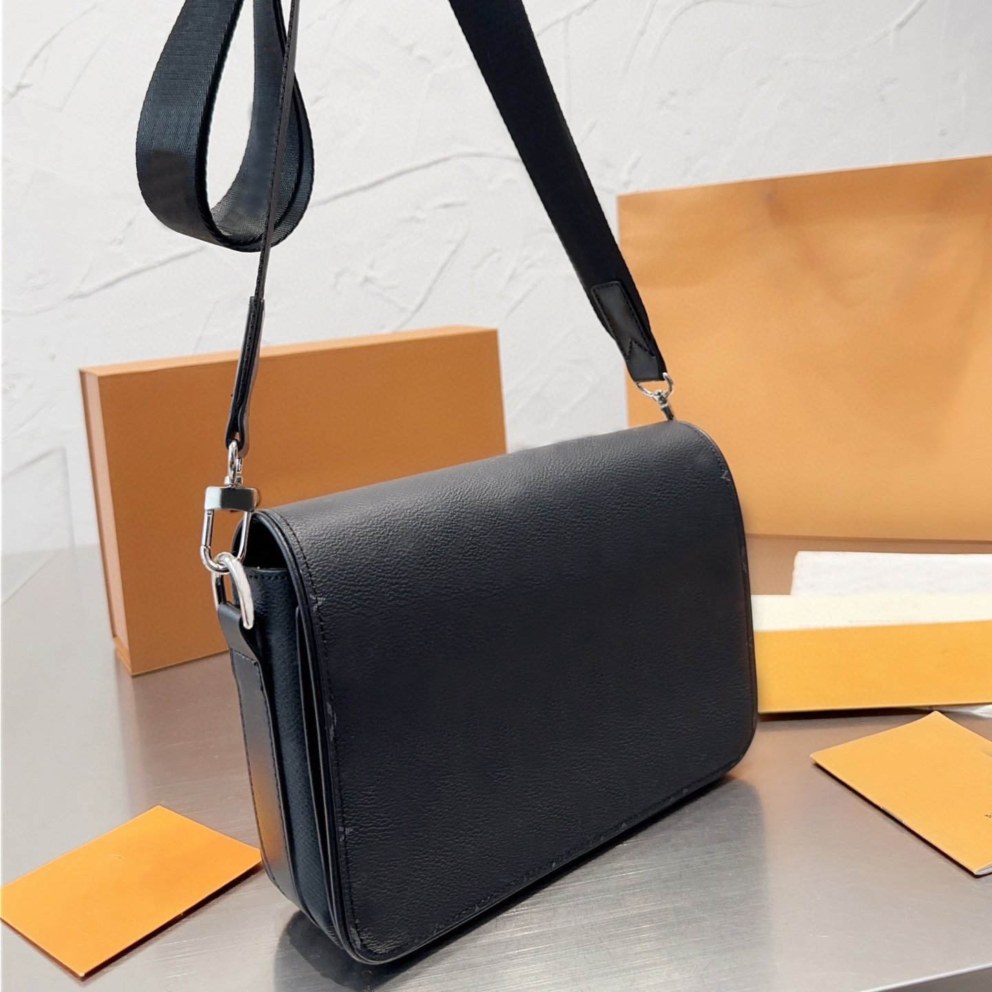 Designer Bag Men Crossbody Handbag Classic Plaid Design Presbyopia Envelope Purse Nylon Strap, Bule check pattern 3
Designer Bag Men Crossbody Handbag Classic Plaid Design Presbyopia Envelope Purse Nylon Strap, Bule check pattern 3