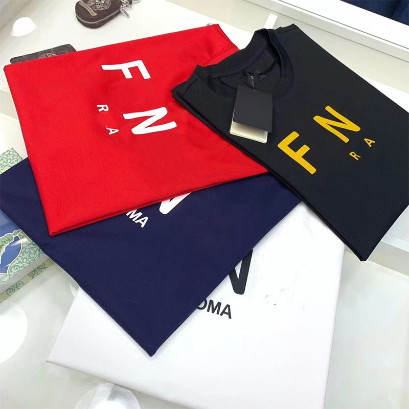 Mens T Shirts Womens Designer Summer Loose Print Letters Clothing T-Shirt Classic Luxurys Tee Casual Pure Cotton Top Short Sleeve Clothes Size S-5XL
Mens T Shirts Womens Designer Summer Loose Print Letters Clothing T-Shirt Classic Luxurys Tee Casual Pure Cotton Top Short Sleeve Clothes Size S-5XL