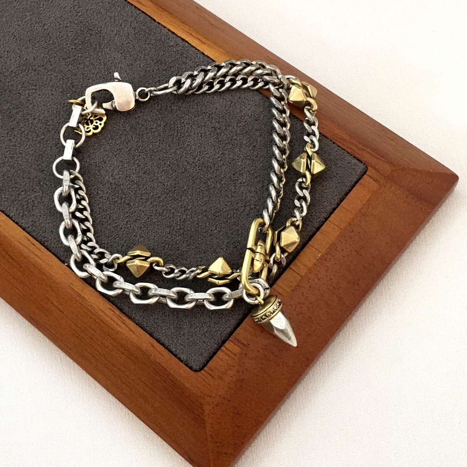 Hiphop Rock Thick Chain Charm Punk Stud Bracelet in Antique Silver Skull Pendant Bangle Men Women Couple Gold Bracelets Designer Jewelry XMCQB0024
Hiphop Rock Thick Chain Charm Punk Stud Bracelet in Antique Silver Skull Pendant Bangle Men Women Couple Gold Bracelets Designer Jewelry XMCQB0024