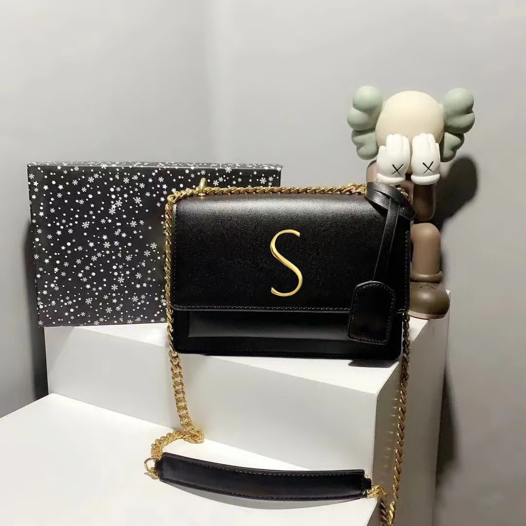 Highend quality Luxurys SUNSET shoulder bags Genuine Leather clutch pochette envelope handbag metal chain womens Designer mens crossbody yslity tote Clutch Bag, Red gold
Highend quality Luxurys SUNSET shoulder bags Genuine Leather clutch pochette envelope handbag metal chain womens Designer mens crossbody yslity tote Clutch Bag, Red gold