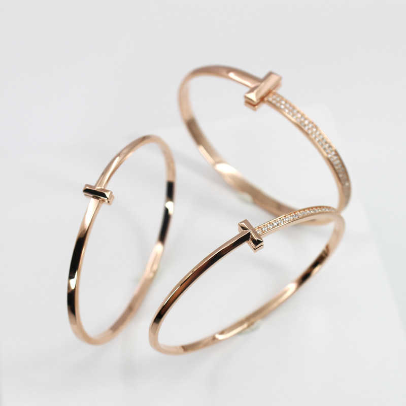 Factory designer bangle 3YY5 New Wide T1 Bracelet 925 Silver Plated Gold Snap Switch Luxury Style T-shaped Women's FK9F
Factory designer bangle 3YY5 New Wide T1 Bracelet 925 Silver Plated Gold Snap Switch Luxury Style T-shaped Women's FK9F