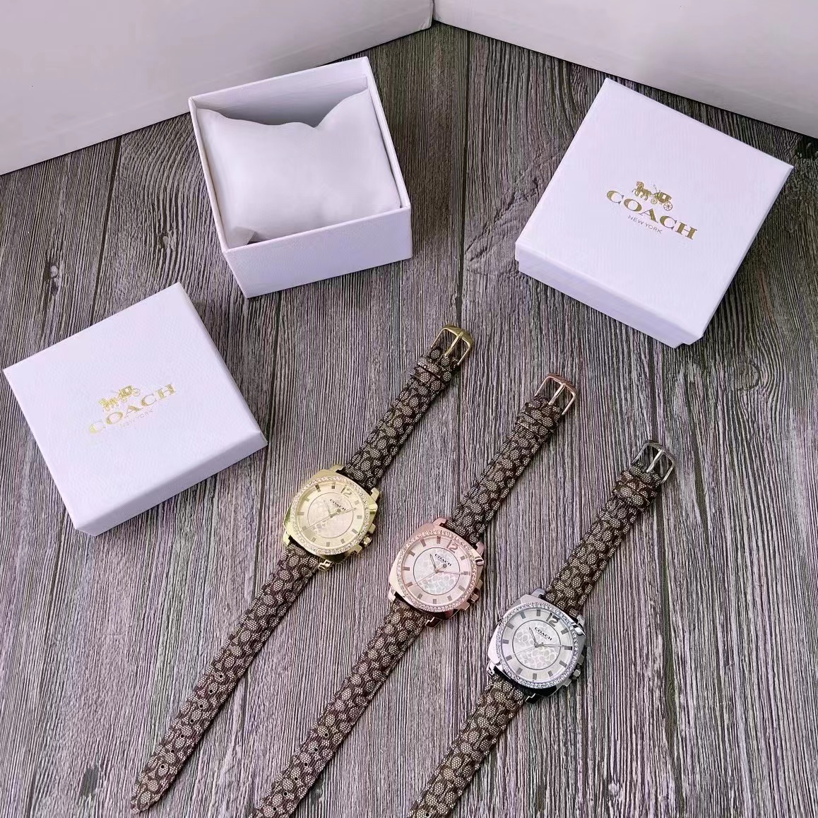 Top quality men and women watches quartz movement watch rose gold silver case leather strap women dress watch lover designer wristwatch co3
Top quality men and women watches quartz movement watch rose gold silver case leather strap women dress watch lover designer wristwatch co3