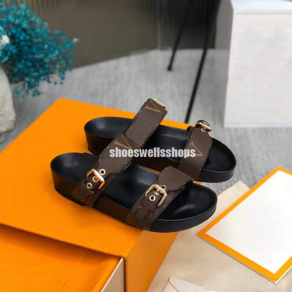 Designer Slippers slides sandals Summer Flats Sexy real leather platform Shoes Ladies Beach Effortlessly Stylish Slides 2 Straps with Adjusted Gold Buckles Women