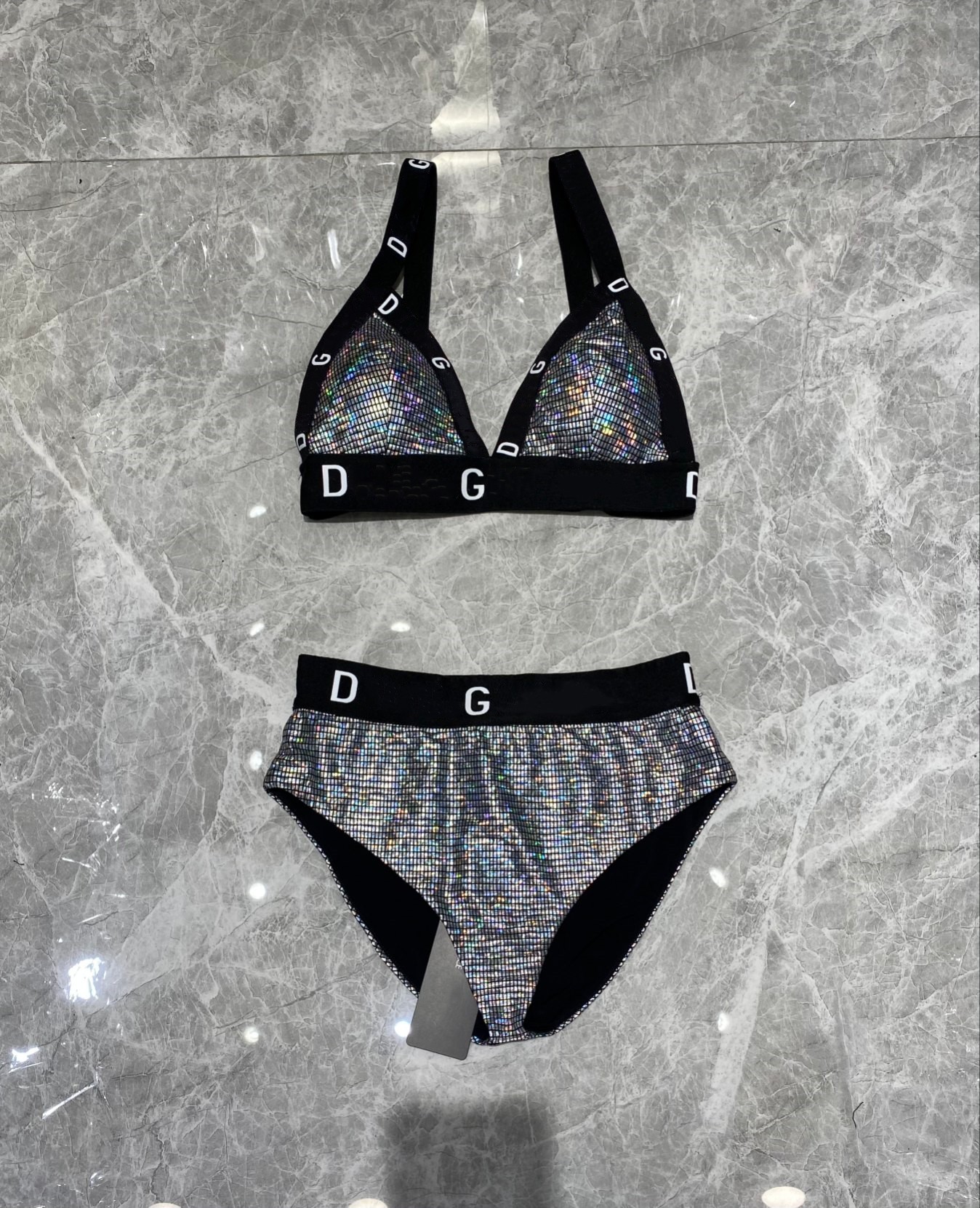 Designer Swimwear Bikini Top 2023 New women' bikini designer women' swimsuit summer fashion beach sports set laser Dazzle sports set, Black
Designer Swimwear Bikini Top 2023 New women' bikini designer women' swimsuit summer fashion beach sports set laser Dazzle sports set, Black