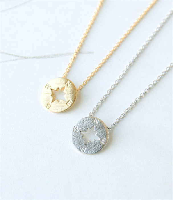 30CS Round Direction Compass Necklace Circular Guide Necklaces Simple Travel Coin Disk Pendant Charm Jewelry Gifts