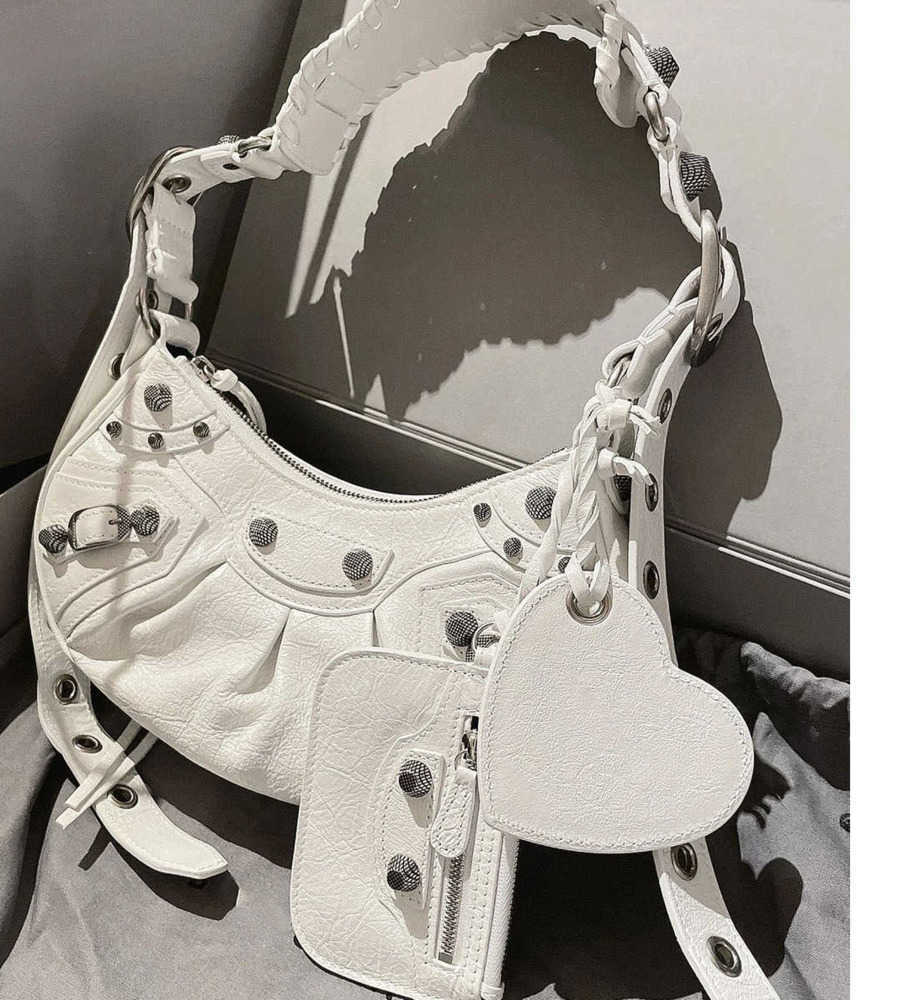 Evening Bags Shoulder Bags Designer Women's Bag Balanciagas Light Luxury Sweet Spice Girl Locomotive Bag Underarm Bag Rivet Tassel Month, Black diamond large
Evening Bags Shoulder Bags Designer Women's Bag Balanciagas Light Luxury Sweet Spice Girl Locomotive Bag Underarm Bag Rivet Tassel Month, Black diamond large