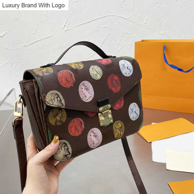 L Bag Handbags Classic Graffiti Crossbody Bag Handbag Purse Women Cluth Shoulder Bags Latch Genuine Leather Small Tote Removable Belt Messenger Wallet WYJP
L Bag Handbags Classic Graffiti Crossbody Bag Handbag Purse Women Cluth Shoulder Bags Latch Genuine Leather Small Tote Removable Belt Messenger Wallet WYJP