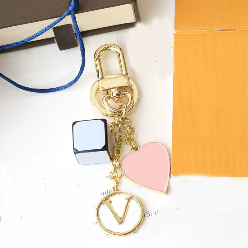 Fashion Key Chain Designer Keychain Luxury Designers Letter Flower Pendant Keychains Pink Heart Keys Buckle Womens Keys Ornaments 2303092Z
Fashion Key Chain Designer Keychain Luxury Designers Letter Flower Pendant Keychains Pink Heart Keys Buckle Womens Keys Ornaments 2303092Z