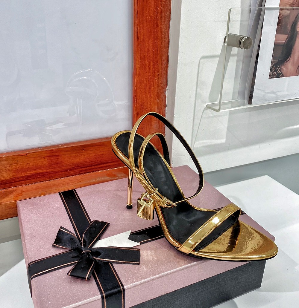 stiletto heel sandals womens shoe TF Fashion Designer Satin Gold padlock Dress shoes top quality Genuine Leather Narrow Band high Heeled women sandal size 34-43 box, Red
stiletto heel sandals womens shoe TF Fashion Designer Satin Gold padlock Dress shoes top quality Genuine Leather Narrow Band high Heeled women sandal size 34-43 box, Red