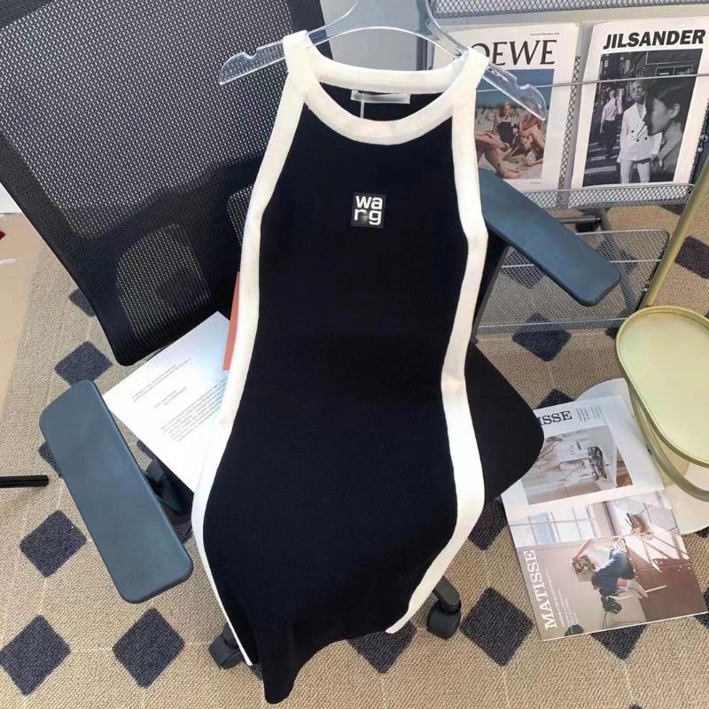 Casual Dresses Black And White Patchwork Color Contrast Suspender Dress Lady Sleeveless Vest Tight Stretch Sheath Sexy Short Women
Casual Dresses Black And White Patchwork Color Contrast Suspender Dress Lady Sleeveless Vest Tight Stretch Sheath Sexy Short Women