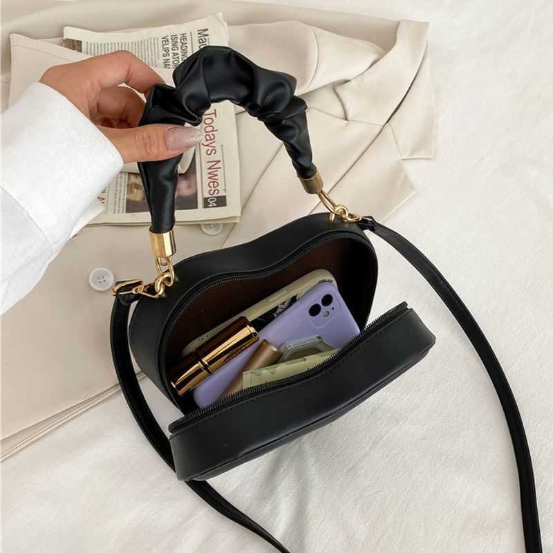 Shoulder Bags Heart Bag 2023 Trendyol Winter Korea Style Handbags for Women Lady Casual Solid Color Pu Leather Coin Purse 230309