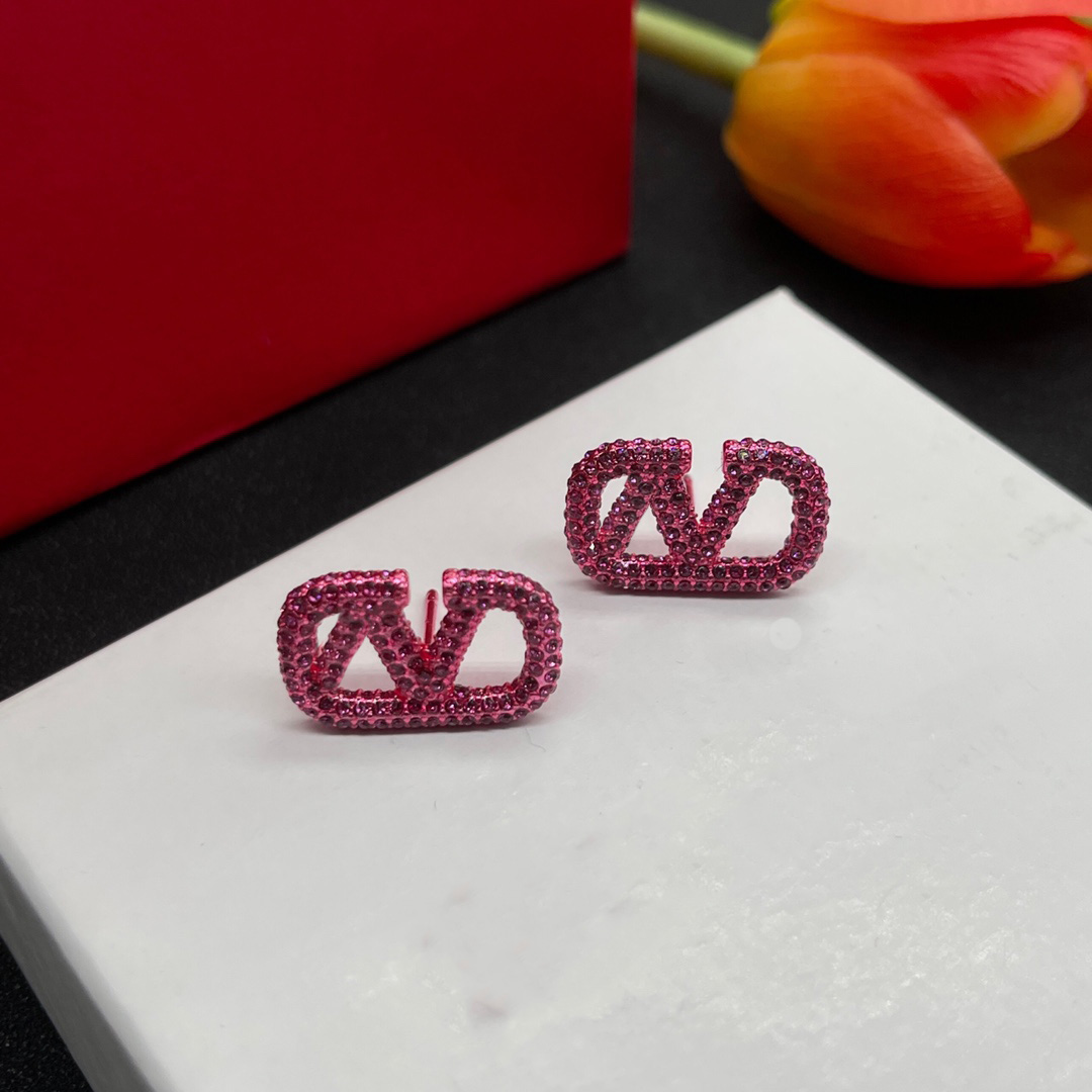 Letter V Earring Logo Stud Earing Women Fashion Hoop Designer Jewelry Metal Valentinoity Earring Luxury Woman VLogo afzxczxc
Letter V Earring Logo Stud Earing Women Fashion Hoop Designer Jewelry Metal Valentinoity Earring Luxury Woman VLogo afzxczxc