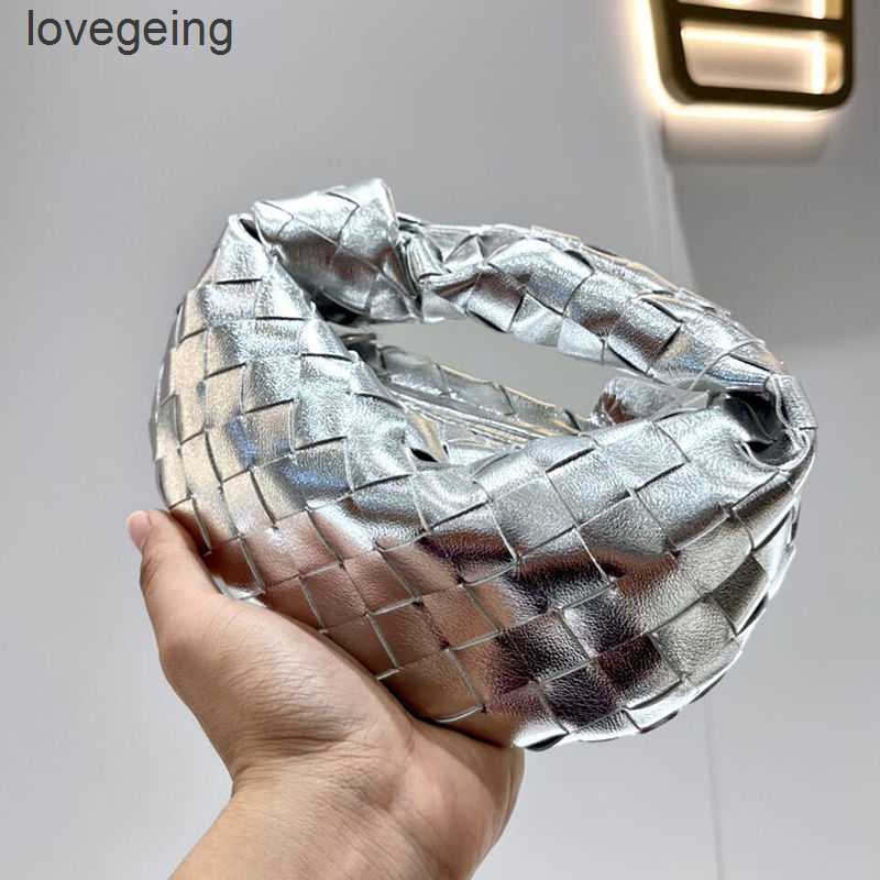 Designer Mini Venetas Bags Bottegas Bag Cute 2023 Jodies Woven Small Knotted Leather Cloud 16cm Wrist Handbags, Golden
Designer Mini Venetas Bags Bottegas Bag Cute 2023 Jodies Woven Small Knotted Leather Cloud 16cm Wrist Handbags, Golden