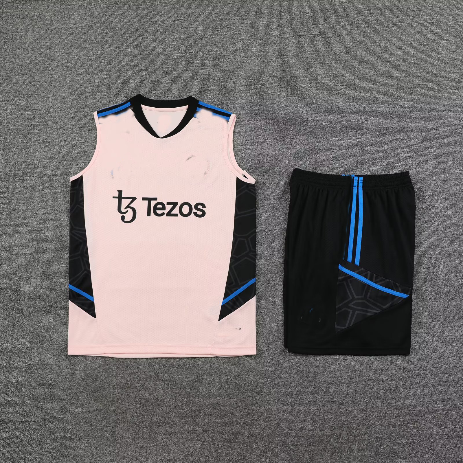 22 23 Adult man United pink soccer sets black printing green training kits camiseta jerseys men kit 2022 2023 football adult tracksuits set, Solna white top shirt man
22 23 Adult man United pink soccer sets black printing green training kits camiseta jerseys men kit 2022 2023 football adult tracksuits set, Solna white top shirt man