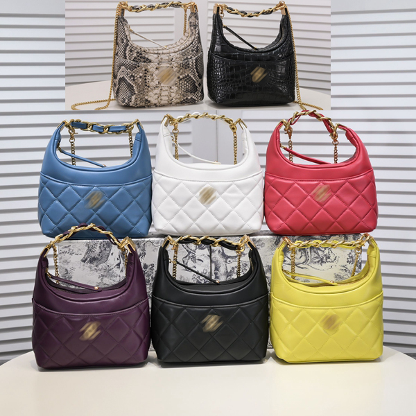 luxurys womans chain tote bag shoulder purses wallets women men card holder Designers handbags backpack crossbody bags 202311
luxurys womans chain tote bag shoulder purses wallets women men card holder Designers handbags backpack crossbody bags 202311