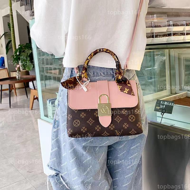 classic brand designer bag fashion women Locky BB shoulder bag clutch handbag leather crossbody bag Designer Bag lvs tote bag M43577, Red
classic brand designer bag fashion women Locky BB shoulder bag clutch handbag leather crossbody bag Designer Bag lvs tote bag M43577, Red