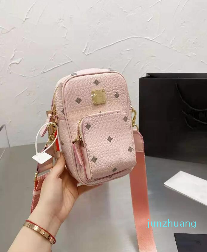 2023 spring and summer men's messenger mobile design mini bag with coated sails 84, Pink
2023 spring and summer men's messenger mobile design mini bag with coated sails 84, Pink