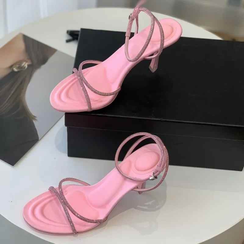 2023 early spring sandals diamond-bordered sparkling beautiful for ladies wear it very fashion versatile, Black
2023 early spring sandals diamond-bordered sparkling beautiful for ladies wear it very fashion versatile, Black