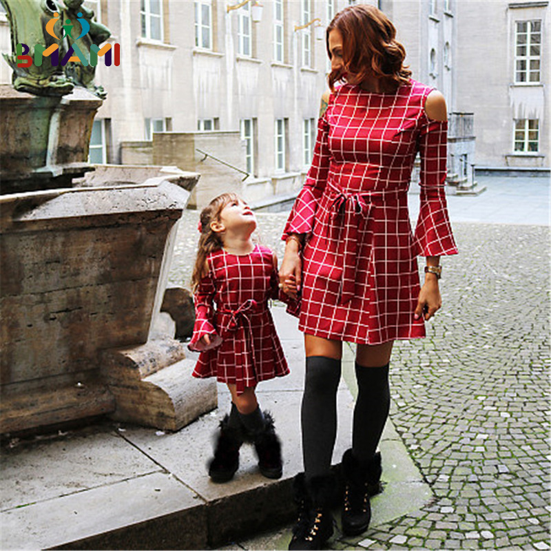 Family Matching Outfits Moms And Girls Clothes Long Sleeve Plaid Dress Mother Daughter Dresses Red Spring Autumn 230310