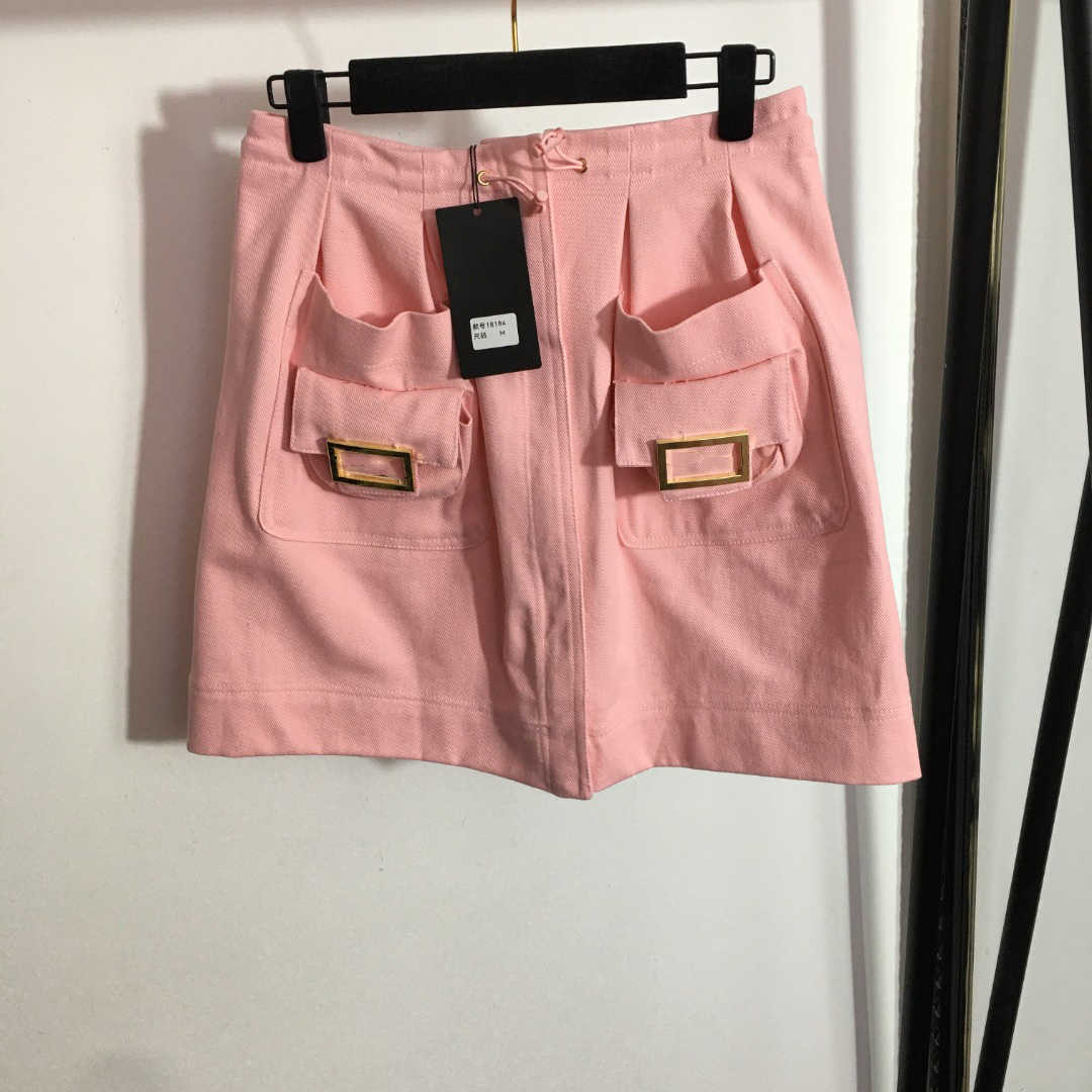 23ss Designer Brand skirt women Tooling pocket high waist short half skirt Summer High quality womens clothes
23ss Designer Brand skirt women Tooling pocket high waist short half skirt Summer High quality womens clothes