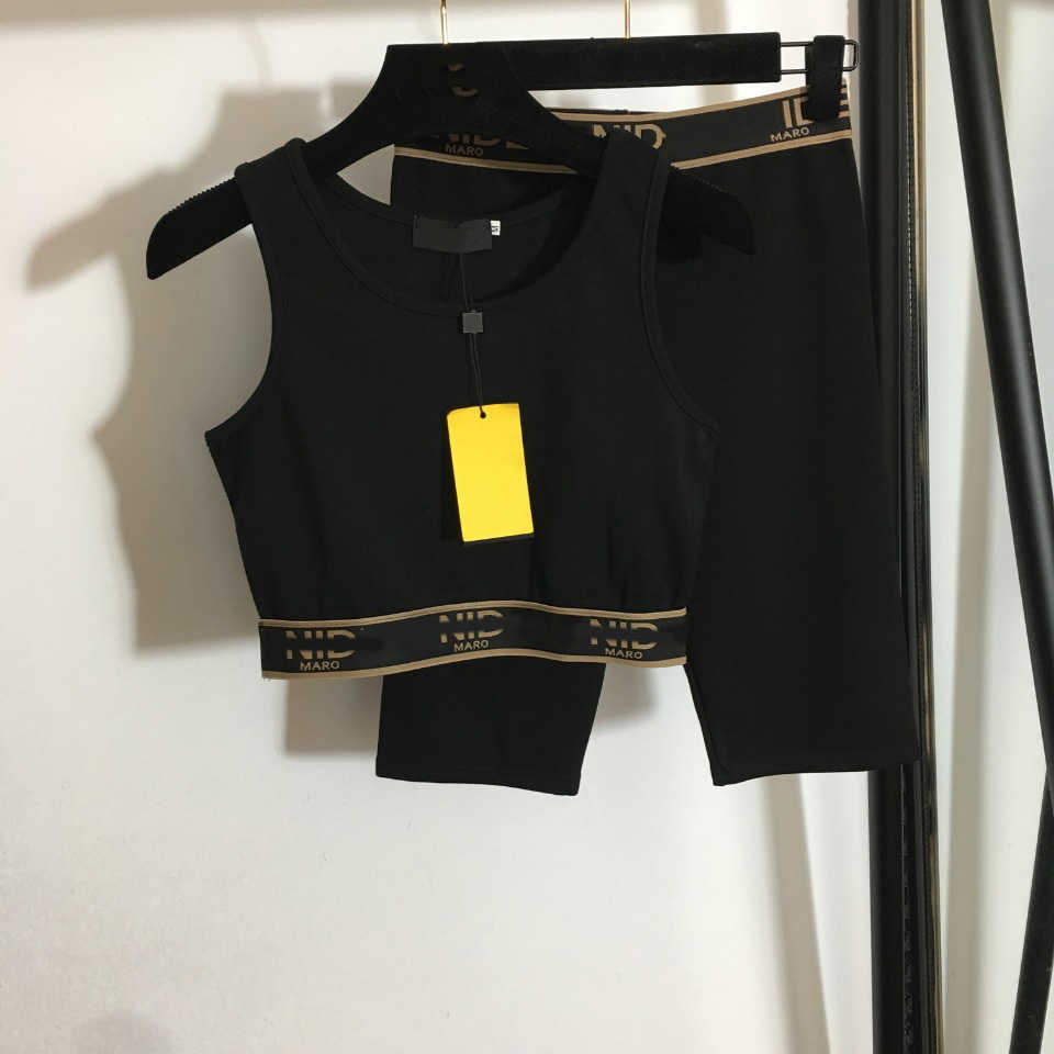23ss designer brand women yoga sports suit F Letter webbing Waist small vest five cent shorts closed Short style Stretch slim leggings womens clothing
23ss designer brand women yoga sports suit F Letter webbing Waist small vest five cent shorts closed Short style Stretch slim leggings womens clothing