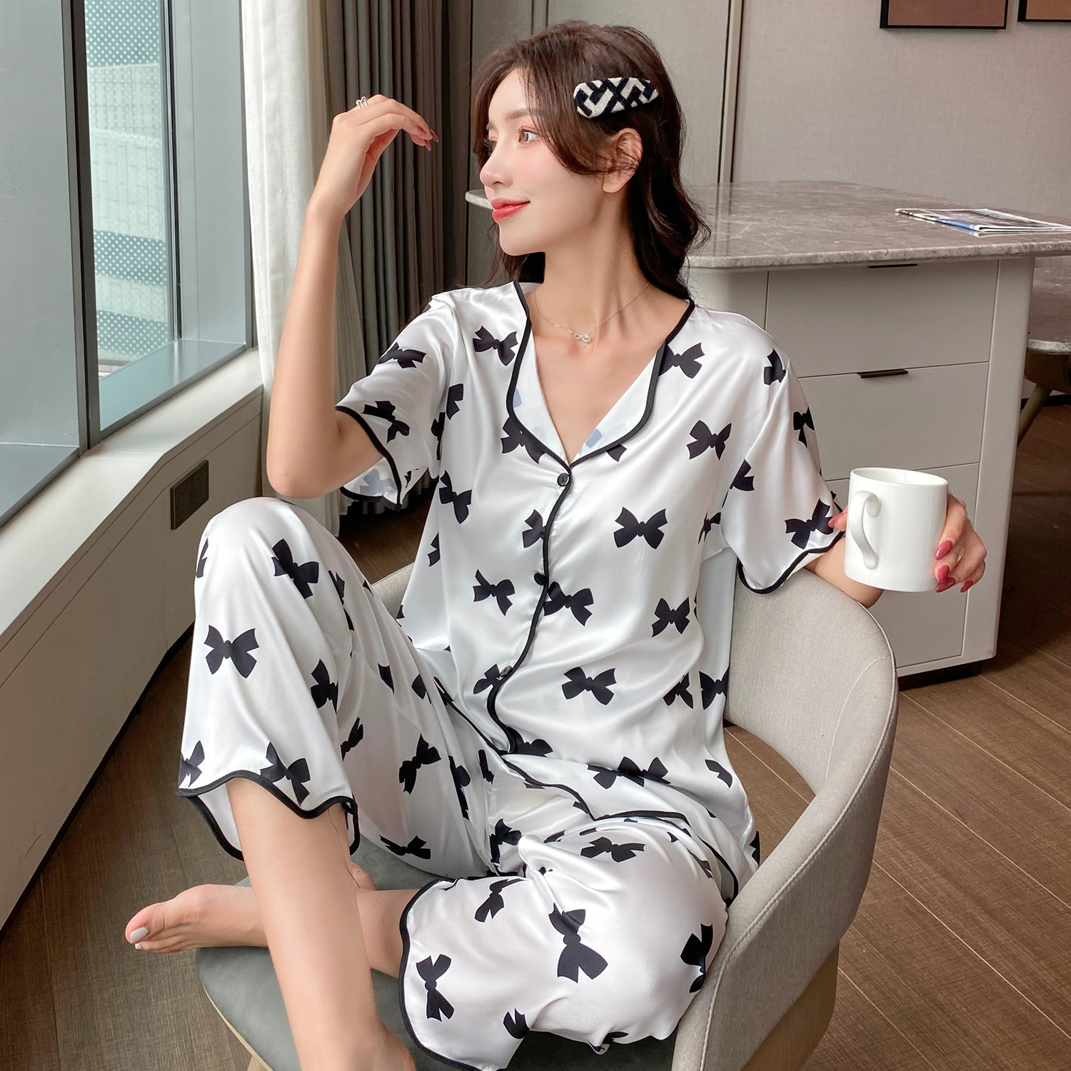 Women's Sleepwear Pajamas For Women Summer Fashion Solid Cardigan Silk Satin Short Sleeve Trousers Pyjamas Women's Sleep Lounge 230310