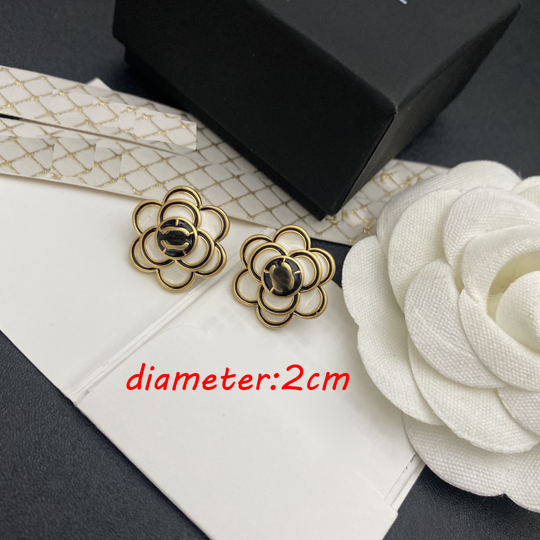 Never Fading Brand Designer C-Letter Ear Stud Earrings Real Gold Plated Brass Copper Stamp Flower Earring Fashion Womens Elegance Wedding Party Jewelry Accessories