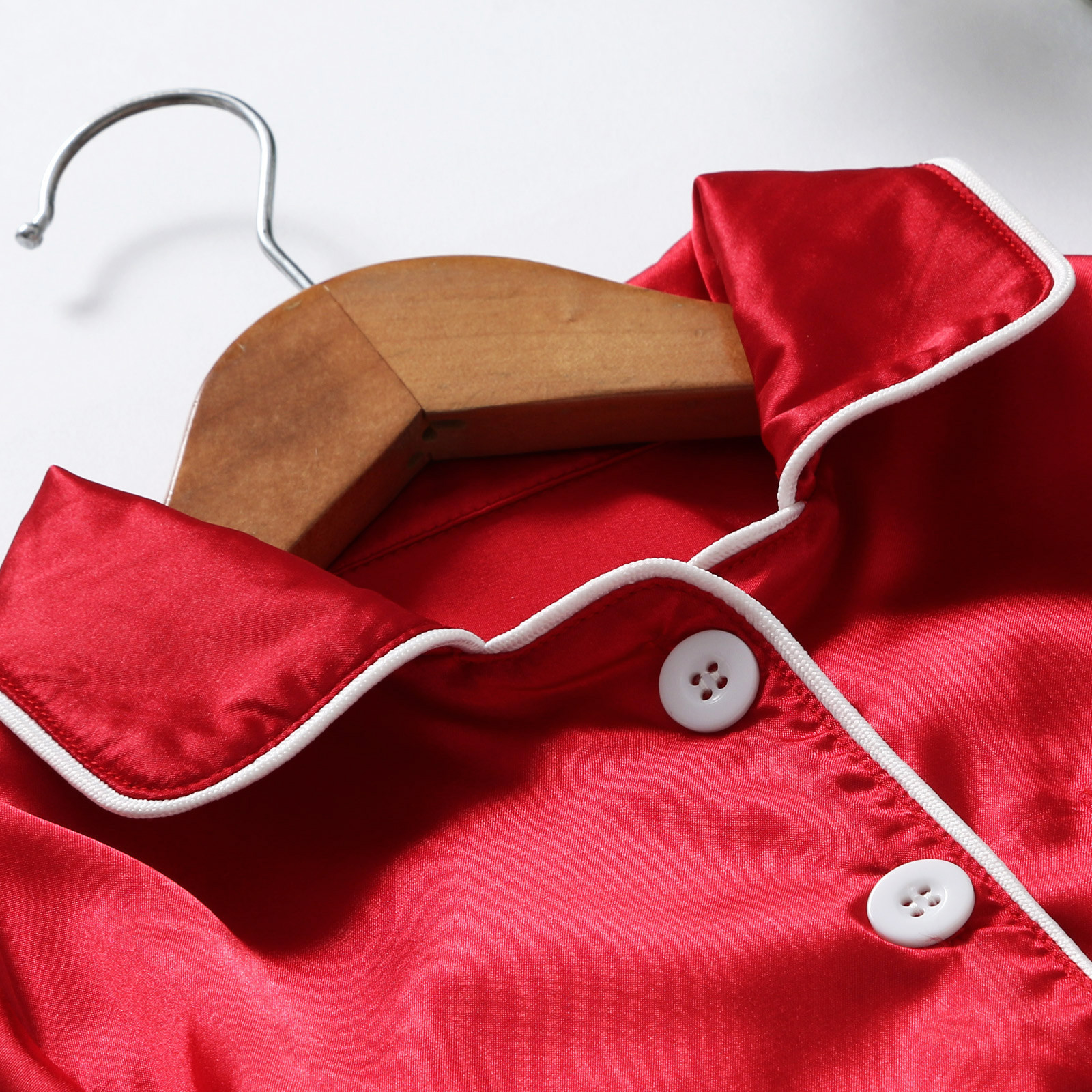 Family Matching Outfits Christmas Pajamas Clothes Boys Girls Silk Satin Set Dady mommy and me Suit Plus Size 230310