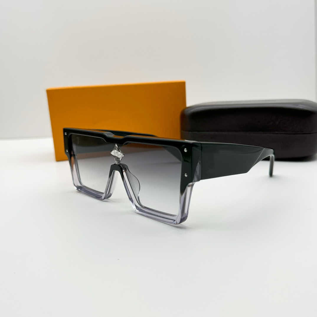 Top designer Cyclone sunglasses Men and Women Fashion Large Frame Square mens sunglass Oversized Glasses millionaire Plank sunglasses 1547 79J6
Top designer Cyclone sunglasses Men and Women Fashion Large Frame Square mens sunglass Oversized Glasses millionaire Plank sunglasses 1547 79J6
